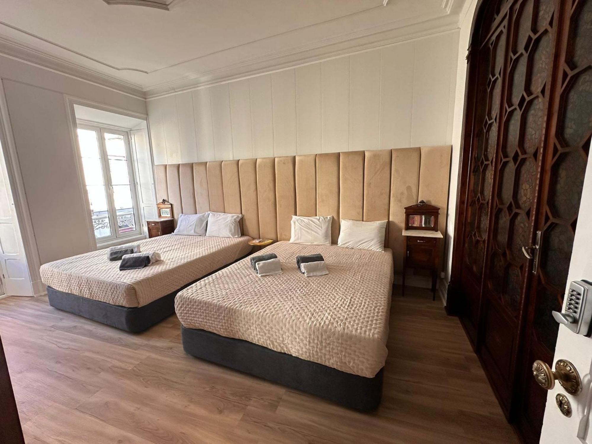 Azor International Hostel ポンタ・デルガダ エクステリア 写真